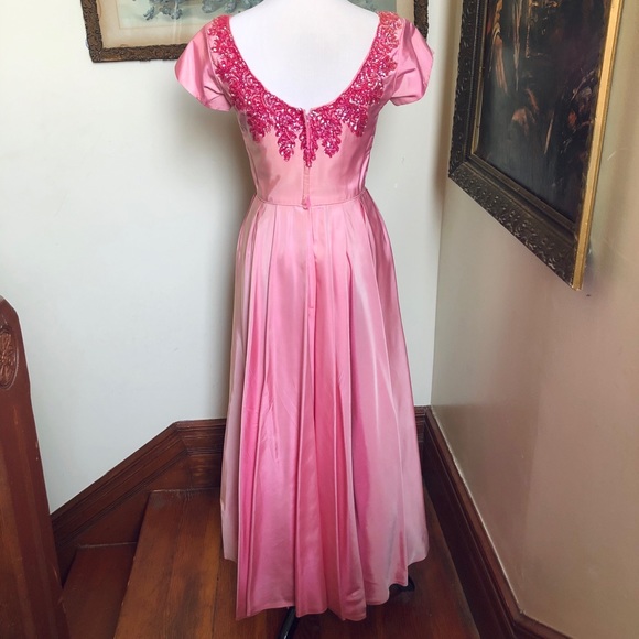 1960’s Iridescent Bubblegum Pink Gown - Picture 5 of 11